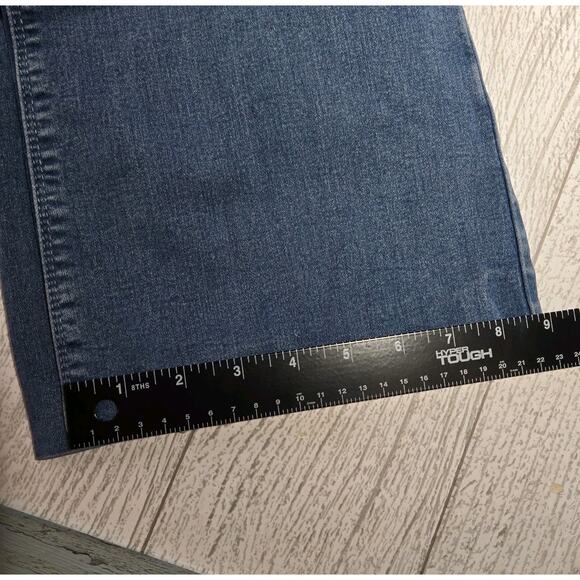 Laurie Felt Silky Curve Bootcut Cropped Med Wash Denim Logo Button Front LARGE - Picture 14 of 14